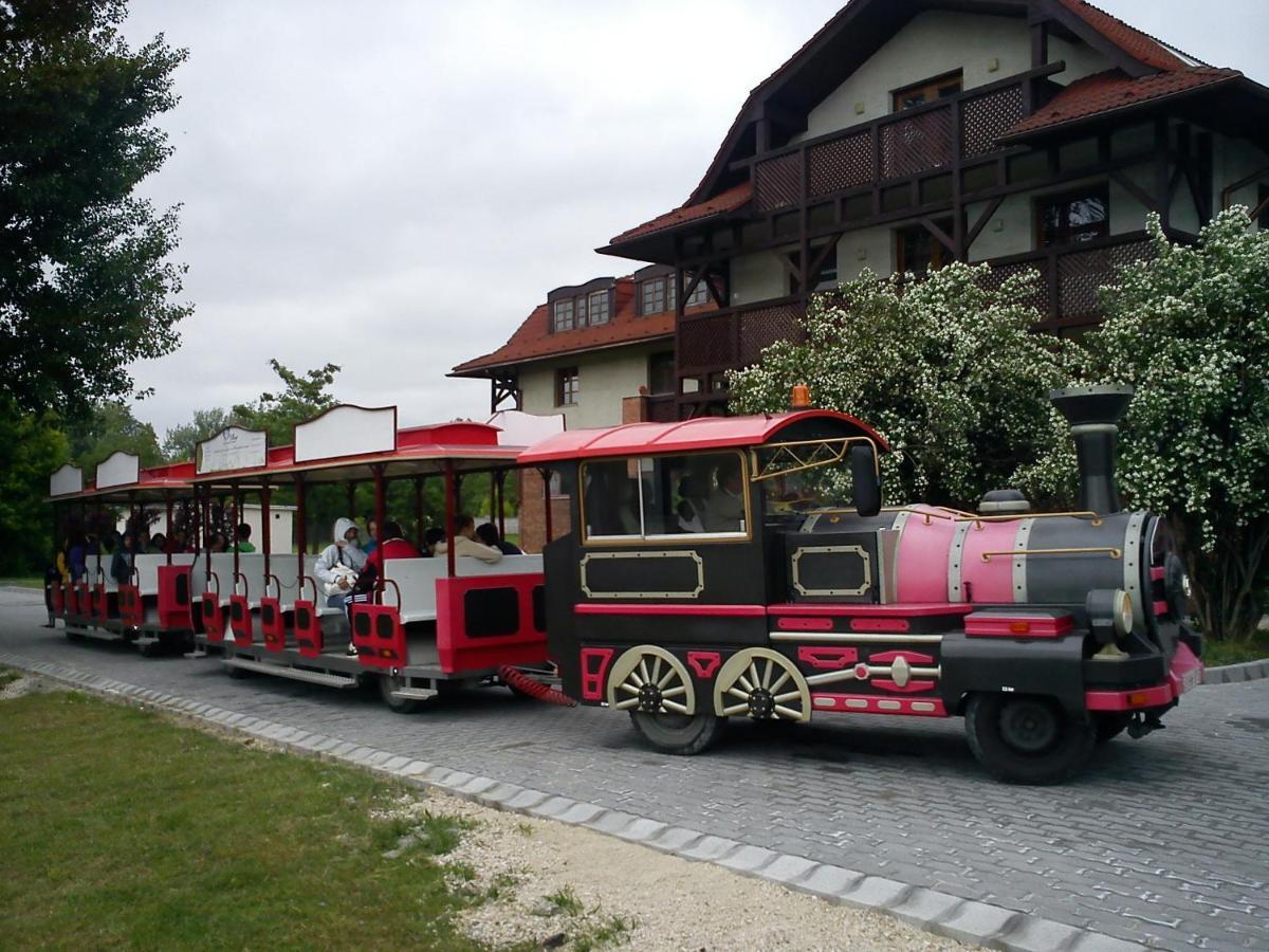 Grante Motel Esztergom Exterior photo